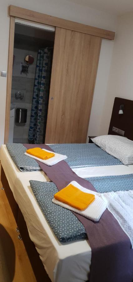 Oroszlány Czermann Holiday Inn المظهر الخارجي الصورة