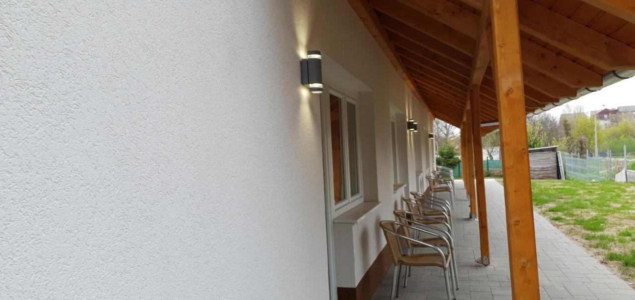 Oroszlány Czermann Holiday Inn المظهر الخارجي الصورة